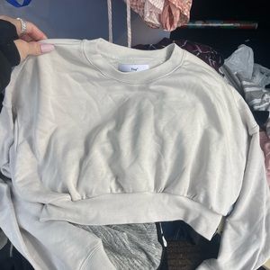 Aritzia TNA CROPPED CREWNECK SWEATSHIRT